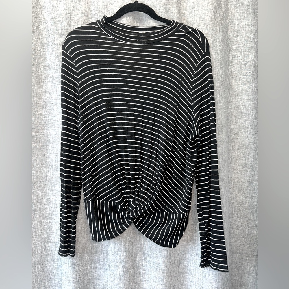 Pink Republic Black & White Striped Twist Front Top - Size XL